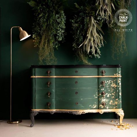 Green And Gold Painted Furniture, Green And Gold Dresser, Gold Painted Furniture, Gold Leaf Furniture, Painted Vintage Furniture, Vintage Furniture Makeover, Green Dresser, Gold Furniture, Decoupage Furniture