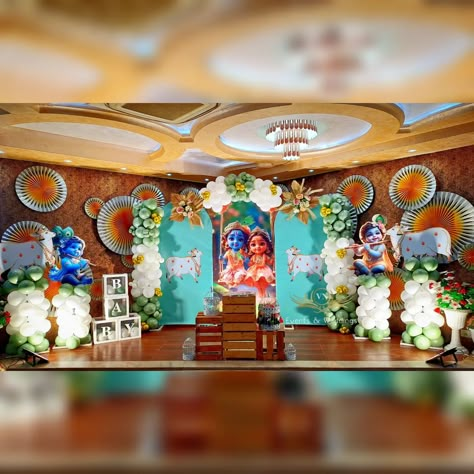 Krishna Theme Babyshower Decoration 🦚 Decor by @v.n_events / 9328721781 #vnevents #krishanathemebabayshowerdecor #krishnatheme #babyshower #srimantsanskar #eventplanner Indian Baby Shower Decorations, Naming Ceremony Decoration, Indian Baby Showers, Reception Stage Decor, Simple Stage Decorations, Baby Shower Balloon Decorations, Birthday Decorations At Home, Cradle Ceremony, Wedding Hall Decorations