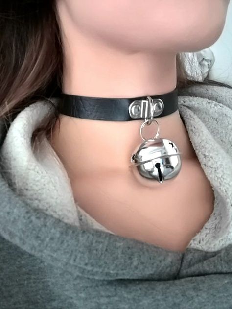 Posture Collar, Leather Choker Collars, Silhouette Necklace, Leather Choker Necklace, Layered Necklace Set, Velvet Choker, Leather Chokers, Neck Chain, Choker Collar