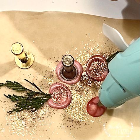 Use a sealing wax gun sticks to make sealing wax embellishements for a fun way to add a personlized touch to your crafting and decor. Sealing Wax, Wax Stamp, Wax Seals, Hot Glue, Junk Journals, Seals, Holiday Cards, Things To Think About, Christmas Diy