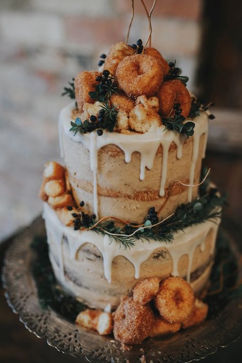 Autumn Wedding Cakes, Apple Spice Cake, Wedding Cake Prices, Winter Wedding Cake, Cake Pricing, Chocolate Wedding Cake, Fall Cakes, Wedding Cake Rustic, Fall Wedding Cakes