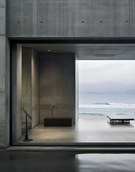 Brutalism Architecture Interior, Concrete Minimalist House, Modern Luxury Aesthetic, Concrete Elements, Brutalist House, Avant Garde Architecture, Brutal Architecture, Concrete Foundation, Modern Coastal Home