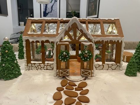 Gingerbread Greenhouse, Adult Stocking Stuffers, Gingerbread House Ideas, House Cookies, Penguin Cakes, Gingerbread House Designs, Holidays Ideas, Gingerbread Diy, Vegas Theme