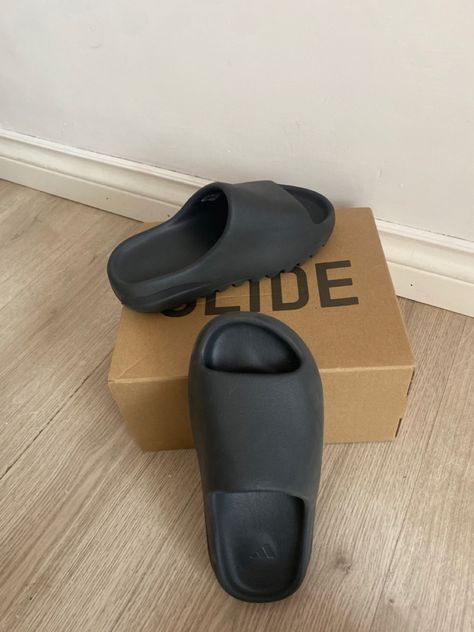 Yeezy slides Yezzy Slippers Black, Black Yeezy Slides, Slider Shoes, Yeezy Slides Outfit, White Nike Socks, Bape Shoes, Slides Outfit, Yeezy Slides, All Nike Shoes