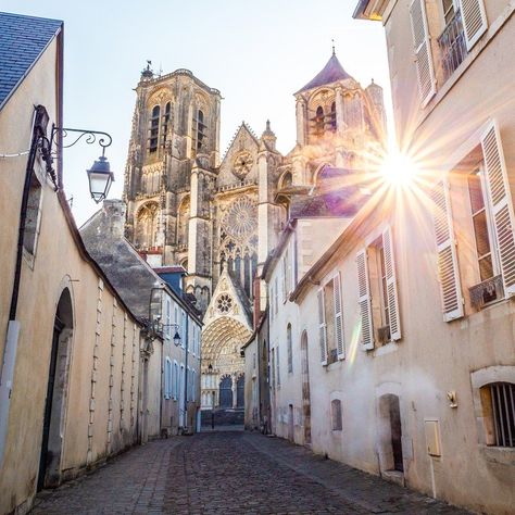 7 Reasons To Visit Beautiful Bourges, France - TravelAwaits Provence France Travel, French Trip, Gothic Cathedral, Gorgeous Scenery, Lyon France, Beaux Villages, Loire Valley, Beautiful Park, Best Places To Live