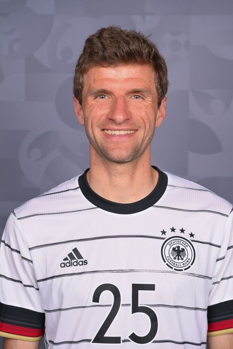 Fifa 2014 World Cup, German National Team, Thomas Muller, Thomas Müller, Bayern Munchen, World Cup Winners, Team Pictures, Antoine Griezmann, Football Design