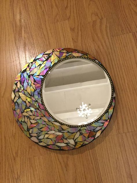 Mosaic Design Ideas, Tile Diy, Mosaic Mirror Frame, Sea Glass Mosaic, Mosaic Pots, Mosaic Flower Pots, Mirror Frame Diy, Diy Mosaic, Mosaic Stained