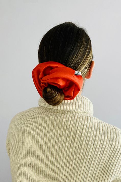 Large Scrunchie Hairstyles, Oversized Scrunchie Hairstyles, Bow Scrunchie Hairstyles, Scrunchies Hairstyles, Loose Braid, Red Scrunchie, Xl Scrunchie, Oversized Scrunchie, New Hair Do