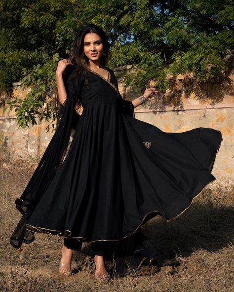 Jai Shree Krishnn! Embrace timeless elegance with the Shrikama Black Georgette Anarkali Gown Set. This stunning piece exudes grace and sophistication, perfect for any grand occasion.💐🌸🌜✨️ To shop now visit our website www.trinaari.in #SundarNaariWithTrinaari Black Long Anarkali Dress, Black Anarkali Dress, Long Anarkali Dress, Anarkali Designs, Black Anarkali, Desi Fits, Georgette Anarkali, Long Anarkali, Anarkali Gown