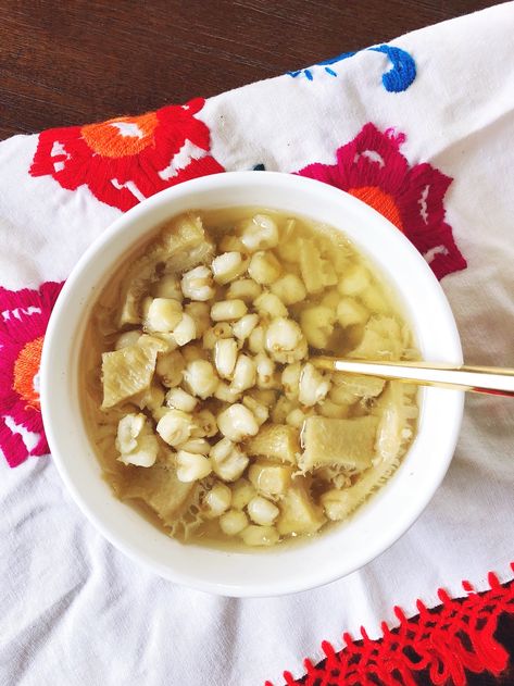 We made menudo for lunch using the Hubster's mom's easy white menudo recipe. It's easily put together in under 30 minutes and absolutely delicious. White Menudo Recipe, Mexican Menudo Recipe, Menudo Soup, Pozole Rojo Recipe, Enchiladas Mexicanas, Menudo Recipe, Central American Food, Recipe Mexican, Food Tasting