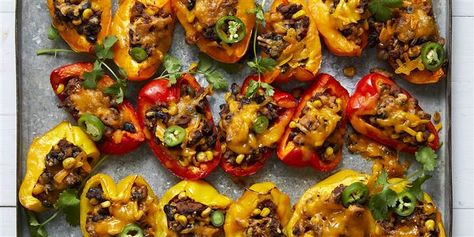 Make snacking healthier with Joy Bauer's loaded bell pepper nachos Healthy Tailgate, Bell Pepper Nachos, Pepper Nachos, Joy Bauer Recipes, Sweet Potato Nachos, Joy Bauer, Spicy Salsa, Rachel Ray, Nachos Recipe