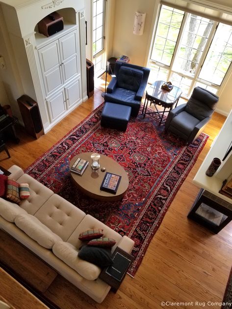 Persian Rug Dining Table, Turkish Area Rug Living Room, Maroon Rug Living Room, Persian Carpet Aesthetic, Persian Home Design, Living Room With Red Rug, Persian Carpet Bedroom, Persian Rugs In Living Room, Persian Carpet Interior