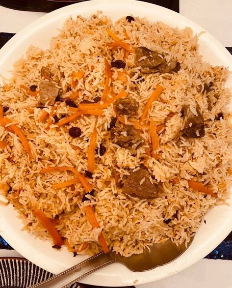 Here is our version of kabuli Pulao (Afghani Pulao) Recipe. Try it and enjoy this very quick, easy and simple recipe. #HappyCookingToYou Afghan Pulao Uzbeki, a Special Variation of Uzbeki Pulao From The Northern Part of Afghanistan (Mazar-e-Sharif) Rice And Vegetable Recipes, Rice Cauliflower Recipes, Kabli Pulao, Afghani Pulao, Rice Cauliflower, Rice Treats, Recipes Rice, Sauteed Carrots, Treats Halloween