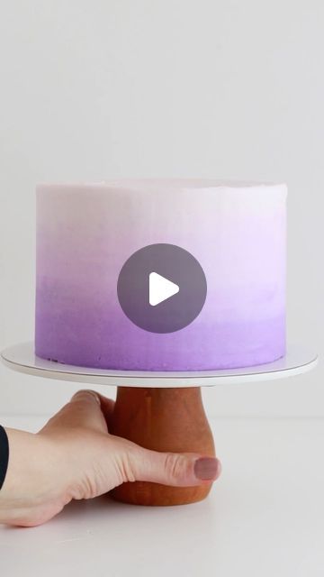 How To Frost An Ombre Cake, How To Do Ombre Icing On Cake, Multi Colored Cake Frosting, Ombre Cake How To, Diy Ombre Cake Frosting, How To Ombre Frost A Cake, Ombre Cake Icing, How To Make An Ombre Cake, Ombre Fondant Cake