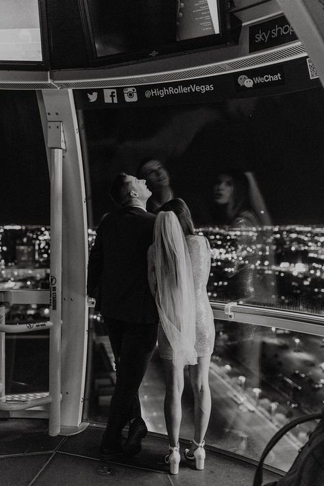 Us Elopement Destinations, Night Flash Photo, Vegas Wedding Elopement Pictures, Vegas Elopment Photoshoot, Las Vegas Elopement Ideas, Vegas Elopement Ideas, Anniversary Video, Las Vegas Elopement Photography, Vegas Elopement With Friends