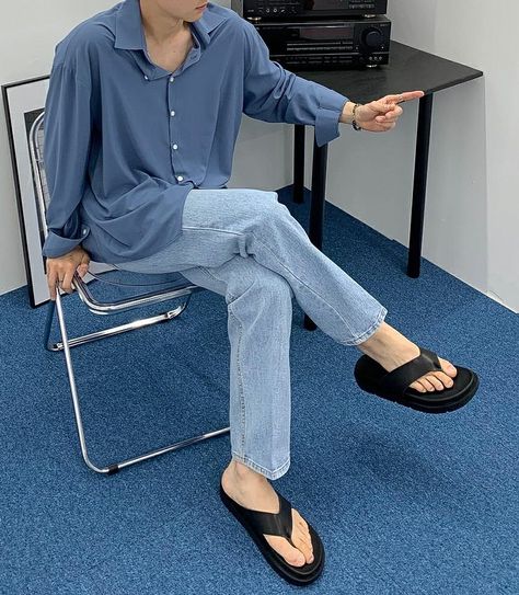 Minimalist Korean Fashion, Aesthetic Male Outfits, Korean Street Fashion Men, Slippers Outfit, Minimalist Fashion Men, Trendy Boy Outfits, Mens Summer Outfits, Mens Casual Outfits Summer, Street Style Outfits Men