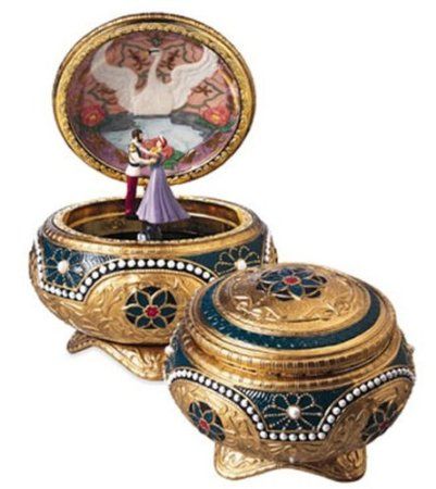 Anastasia - Alexandra & Nicholas - Hinged Trinket Box Anastasia Music Box, Quotes Girlfriend, Tema Disney, Box Company, Musical Box, Russian History, Music Boxes, Royal Albert, Disney Love