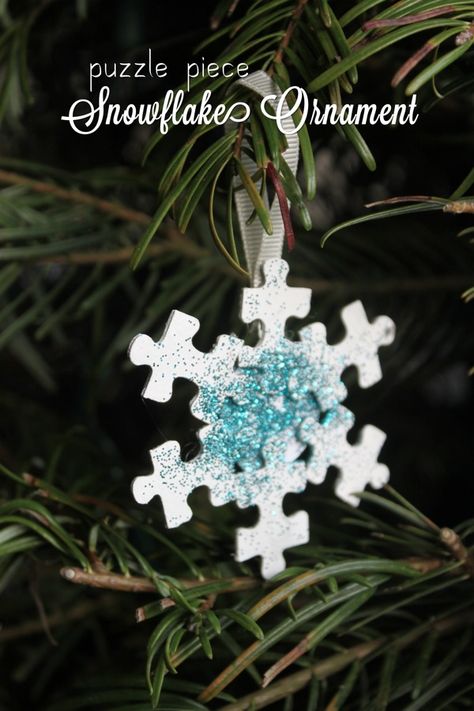 Puzzle Piece Art, Puzzle Piece Crafts, Kid Costume, Making Ornaments, Snowflake Craft, Kids Christmas Ornaments, Puzzle Crafts, Preschool Christmas, Kids Ornaments