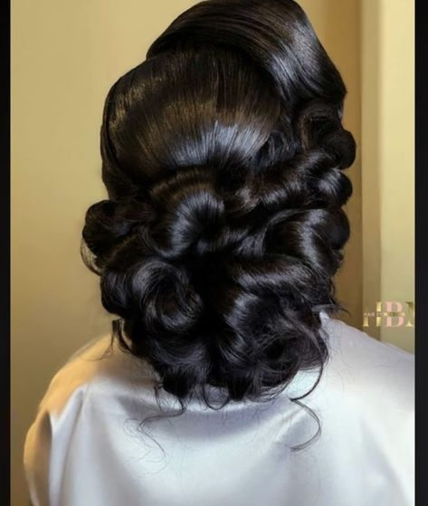 Black Brides Hairstyles, Bridesmaid Hair Inspo, Black Wedding Hairstyles, Bride Updo, Bridal Hair Buns, Hairdo Wedding, Bridal Hair Inspiration, Wedding Hairstyles Bride, Black Bride