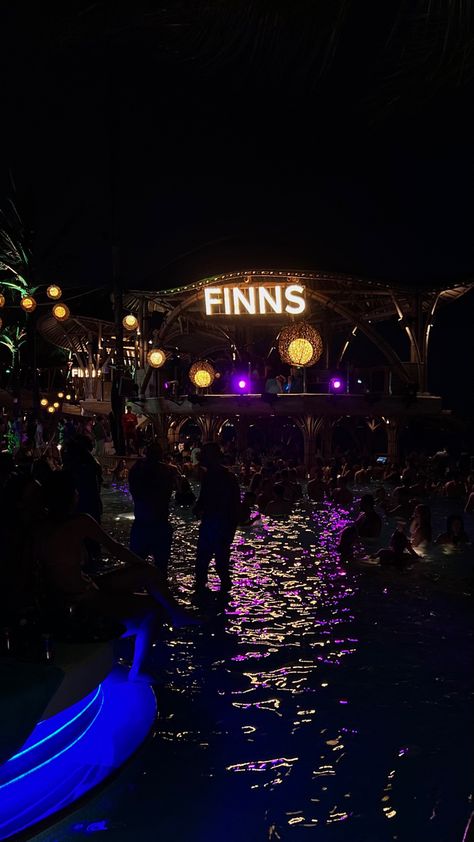 Finns Beach Club Bali, Bali Night, Finns Beach Club, Club Quote, Bali Beaches, Filter Instagram, Instagram Filter, Islamic Architecture, Beach Club