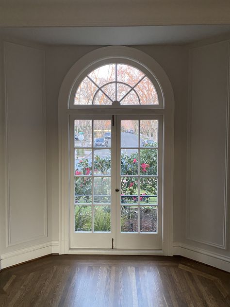 France House Interior, Arched Windows Bedroom, Bedroom With Outside Door, Arc Door, Arch Window, Design Window, White Window, House Details, Casa Vintage