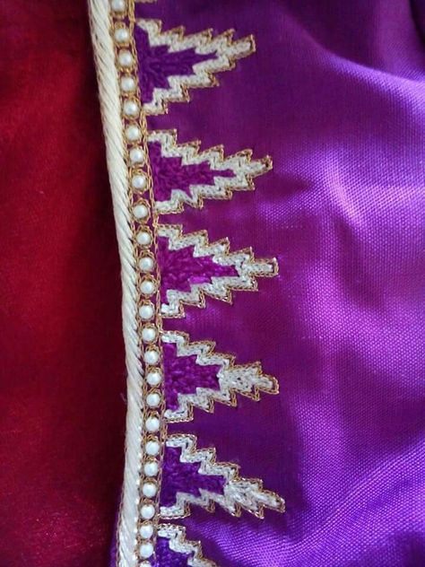 Super temple Maggam Work Designs, Blouse Back Neck Designs, Indian Saree Blouses Designs, Maggam Work Blouse Designs, Blouse Designs Silk, Hand Work Embroidery, Embroidery Works, Embroidery Neck Designs, Hand Work Blouse Design