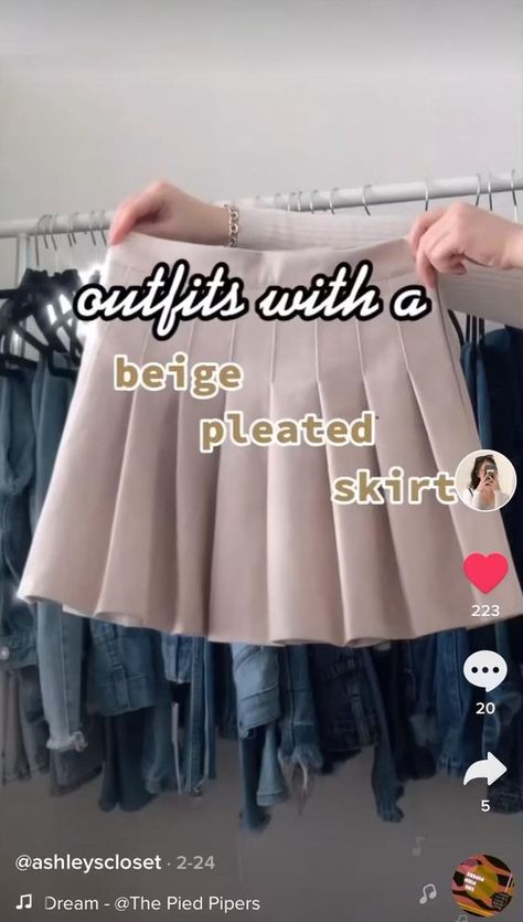 Outfit Ideas For Pleated Skirt, Outfit Ideas With Black Tennis Skirt, Outfits With Short Pleated Skirts, Style Beige Skirt, What To Wear With A Beige Skirt, Short Pleated Skirt Outfit Fall, How To Style A Beige Skirt, Khaki Tennis Skirt Outfit, How To Style Pleated Skirt Short