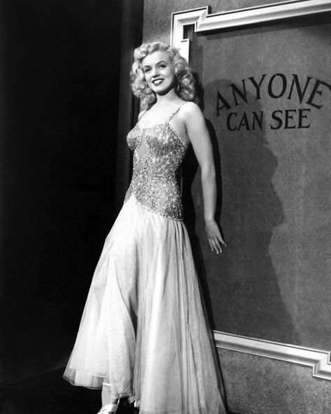 Marilyn Monroe ✨ __________________________________________________ #1930s #1940s #1950s #1960s #filmphotography #goldenage #oldhollywood… Ladies Of The Chorus, Mike Todd, Gentlemen Prefer Blondes, Marilyn Monroe Photos, Marlene Dietrich, Norma Jean, Norma Jeane, Glamorous Style, Blonde Bombshell