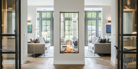 Pack your bags, today we are heading out to the Netherlands! The Villa Aan De Vect is a beautiful modern home featuring a 5 foot tall vertical fireplace. Design Camino, Two Sided Fireplace, Direct Vent Fireplace, Direct Vent Gas Fireplace, Beautiful Modern Homes, Double Sided Fireplace, Contemporary Fireplace, European Home Decor, Design Blogs