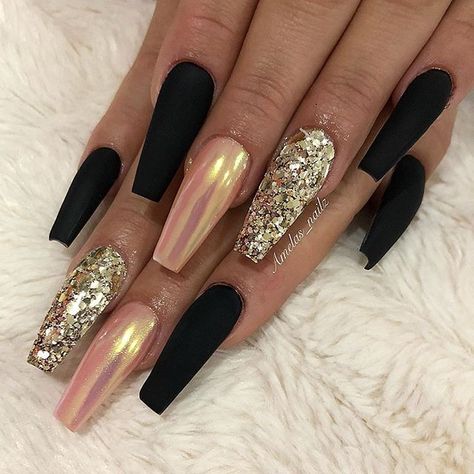 Holiday nails @KortenStEiN Gold Gel Nails Glitter, Party Nails New Years Eve, Naked Nails, Nye Nails, Long Coffin Nails, Season Nails, Grey Nails, Black Coffin Nails, Coffin Nails Matte