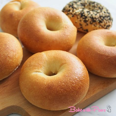 Sourdough Bagel - BAKE WITH PAWS Chewy Bagel Recipe, Sourdough Bagel, Sourdough Bagels, Bagel Recipe, Sourdough Baking, Sourdough Bread Recipe, Starters Recipes, Sourdough Recipes, Simple Home