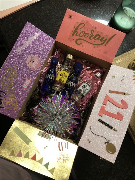 21st Birthday Care Package 21st Birthday Box Care Packages, 21st Birthday Box Ideas, 21st Birthday Package Ideas, 21st Birthday Care Package, Birthday Care Package, Anastasia Makeup, Halloween Care Packages, Birthday Care Packages, Birthday 21st