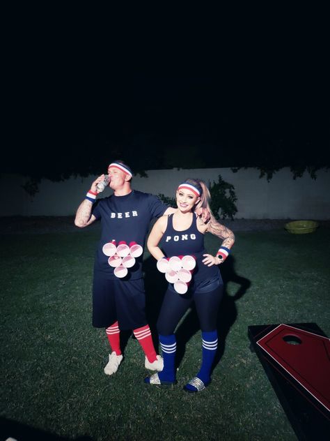 Beer Pong Partner Costumes, Beer Pong Costume Couples, Beer Pong Costume, Partner Costumes, Diy Beer Pong, Beer Costume, Sports Halloween, Pregnancy Costumes, Diy Beer