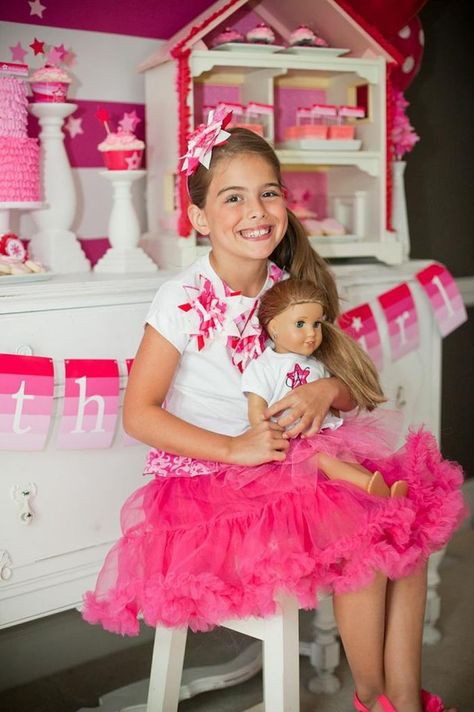 The sweetest American Girl Doll Birthday Party via Kara's Party Ideas | GEDINK VIR CHLOE SE BIRTRHDAY House Party Outfit Ideas, American Girl Doll Birthday Party, Girl Birthday Party Ideas, Doll Birthday Party, House Party Outfit, American Girl Birthday Party, American Girl Birthday, American Girl Parties, Girl Bday Party