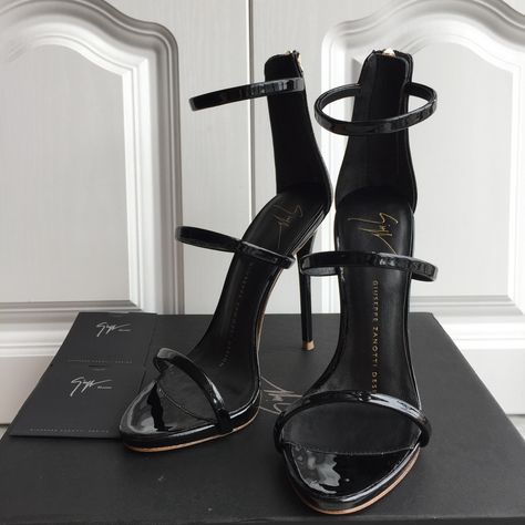 Giuseppe zanotti woman shoe high heels black Guissepe Zanotti Heels, Guissepe Zanotti, Zanotti Heels, High Heels Black, Giuseppe Zanotti Heels, Womens Shoes High Heels, Hot Shoes, Heels Black, Black High Heels