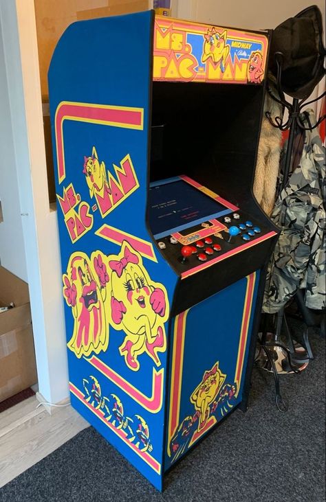 Arcade Design, Game Cover Art, Arcade Aesthetic, Ms Pacman, Pacman Arcade, Garage Party, Resto Mod, Game Decor, 80s Stuff