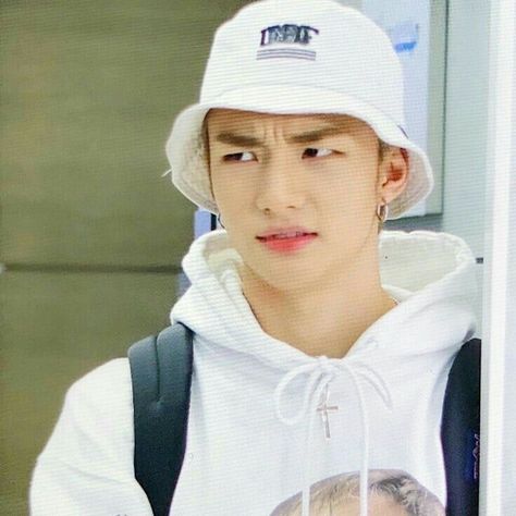 Hyunjin making faces Stray Kids, Books Wattpad, Wattpad, Books