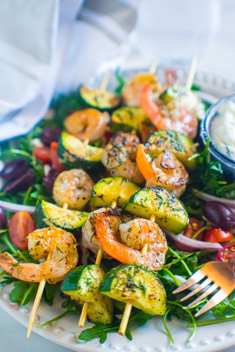 Shrimp & Zucchini Kebabs - Zoe's Kitchen Inspired | Keto, Low-Carb - A Girl Called Adri Zoe's Kitchen Recipes Copycat, Shrimp Kabob Recipes, Zoes Kitchen, Shrimp Zucchini, Shrimp Kabobs, Kabob Recipes, Delicious Lunch, Kebabs, Yummy Lunches