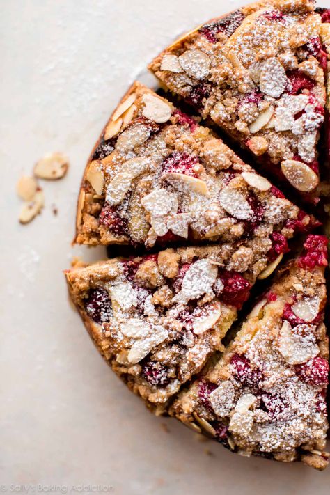 Breakfast Cake Recipes, Crumble Cake, Raspberry Almond, Torte Cupcake, Fresh Raspberries, Crumb Topping, Crumb Cake, Coffee Cakes, Almond Cakes