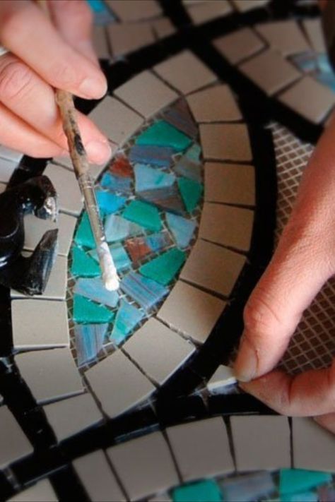 Diy Mosaic Art, Imperial Valley, Free Mosaic Patterns, Loc Maintenance, Easy Mosaic, Mosaic Tiles Crafts, Mosaic Furniture, Mosaic Art Diy, Mosaic Rocks