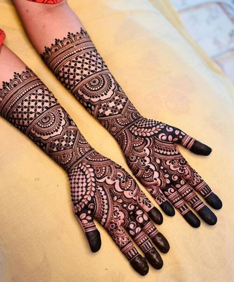 Party Henna, Beautiful Simple Mehndi Design, Pretty Henna, Mehndi Designs Bridal Hands, Simple Henna Tattoo, Mehndi Designs For Kids, Mehndi Design Pictures, Very Simple Mehndi Designs, Simple Mehndi Designs Fingers