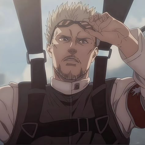 Reiner Pfp, Reiner Aot, Attack On Tatin, Reiner Braun, Anime Fanfiction, Attack On Titan Season, Drawing Block, Slow Dance, Attack On Titan Fanart