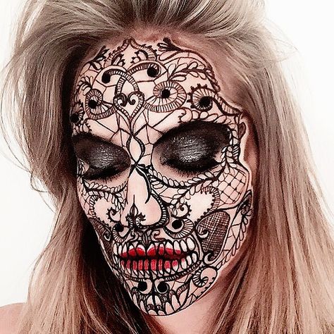 Lace Skull 💀💋 #skulltress #skullmakeup #amazingmakeupart #dupemag #faceart #art_collective #artoftheday #laceskull #lacetattoo #skullart #skullface #facelace #lace #laceskull #lacetattoo Vanessa Davis, Zombie Princess, Zombie Halloween Makeup, Zombie Boy, Face Lace, Lace Skull, Princess Makeup, Face Paint Makeup, Sugar Skull Makeup