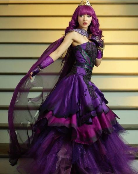 Dove Cameron Dove Cameron Descendants, Disney Descendants 2, Descendants Wicked World, Cotillion Dresses, Descendants Costumes, Mal Descendants, Disney Descendants Movie, Descendants Characters, Descendants Party