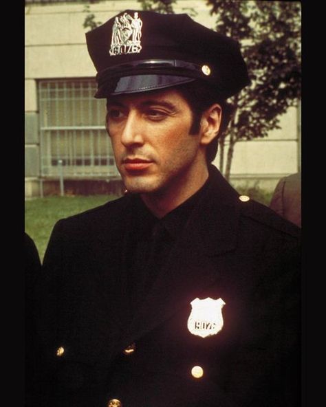 Al Pacino Serpico, Frank Serpico, 70s Celebrities, Young Al Pacino, Don Vito Corleone, Godfather Movie, Marlon Brando, Al Pacino, Police Officers