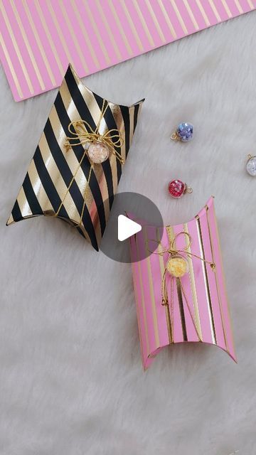 Paper Pillow Boxes Diy, Surprise Chocolate Box Gift Ideas, How To Make Pillow Boxes, Gift Packing With Paper, Cute Box Origami, Making A Box Out Of Cardboard, Paper Chocolate Box Diy, Pillow Box Diy, Paper Containers Diy