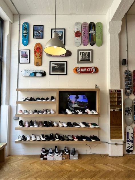 Skateshop Interior, Future Apartment Decor, Design Apartment, Future Apartment, Skate Shop, Tres Chic, Play House, Apartment Design, Aesthetic Room