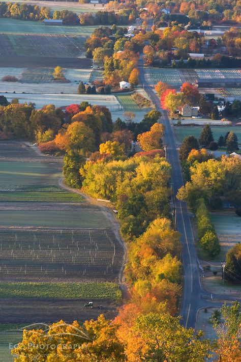 Farms in Whatley, Massachusetts South Hadley Massachusetts, Deerfield Massachusetts, Amherst Massachusetts, Falmouth Massachusetts, Sugarloaf Mountain, Acnh Inspo, River Valley, Large Picture, Well Dressed