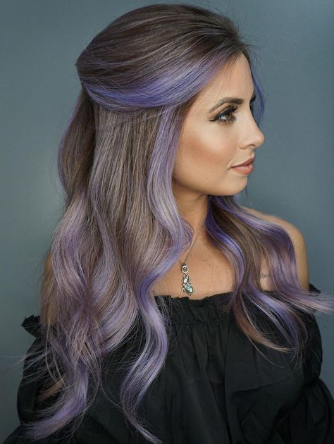 Purple Hair Hairstyles, Purple Highlights Blonde Hair, Blonde Caramel Highlights, Purple Hair Highlights, Dirty Blonde Hair Color Ideas, Dirty Blonde Hair Color, Blonde Hair Care, Platinum Blonde Highlights, Icy Blonde Hair