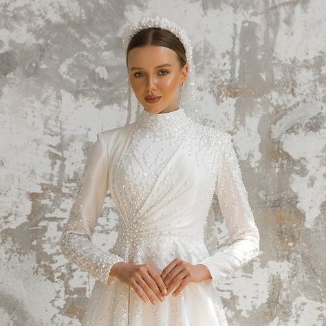 Wedding Dress For Curvy Brides, Lace Wedding Dress Plus Size, Wedding Dress For Curvy, Wedding Dress Sheath, Wedding Dress Beaded, Floral Lace Wedding Dress, Wedding Dress Plus Size, Satin Bridal Gowns, Muslim Wedding Dress